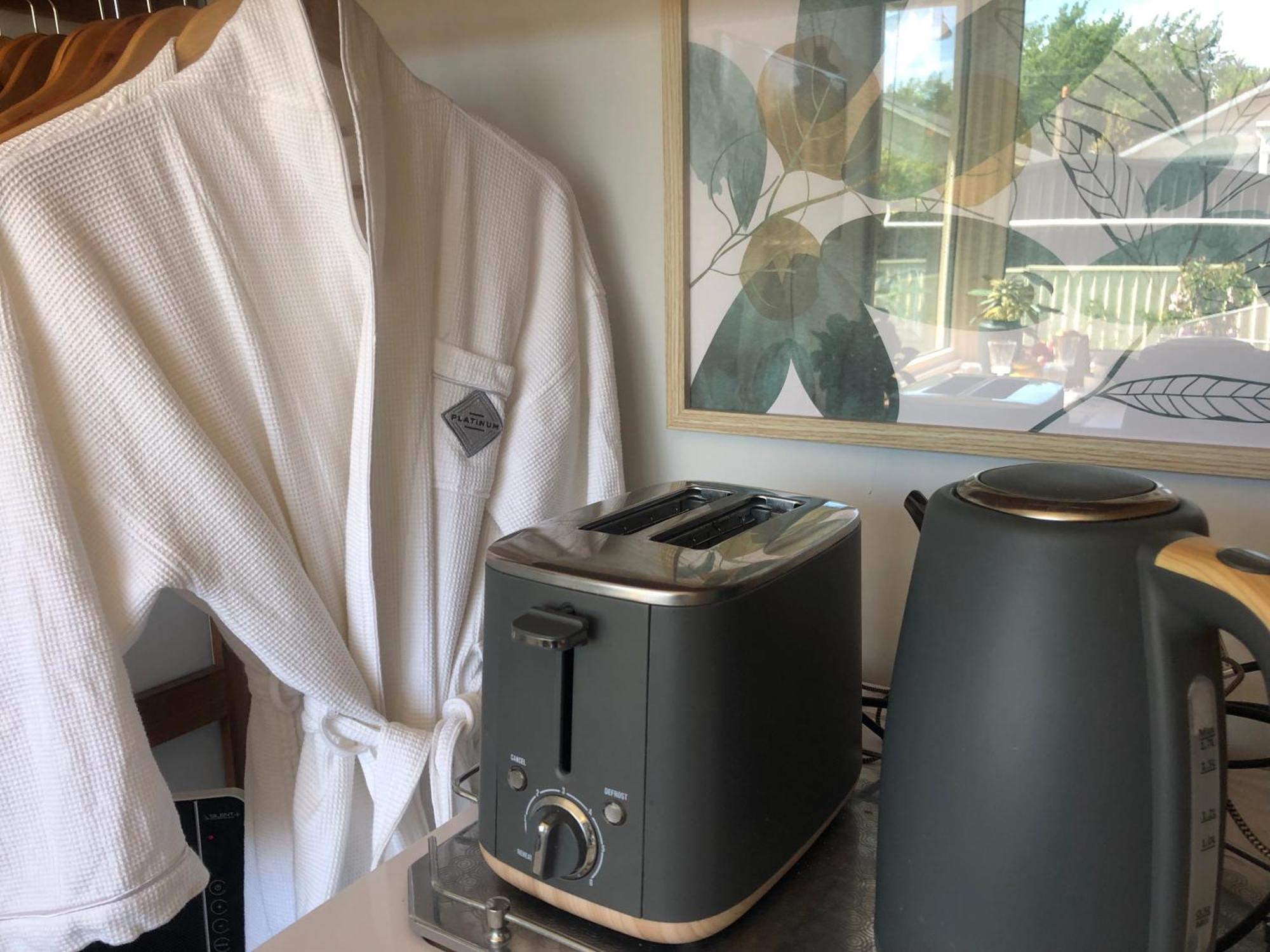 Lovely Budget Vegan Homestay Launceston Exterior foto
