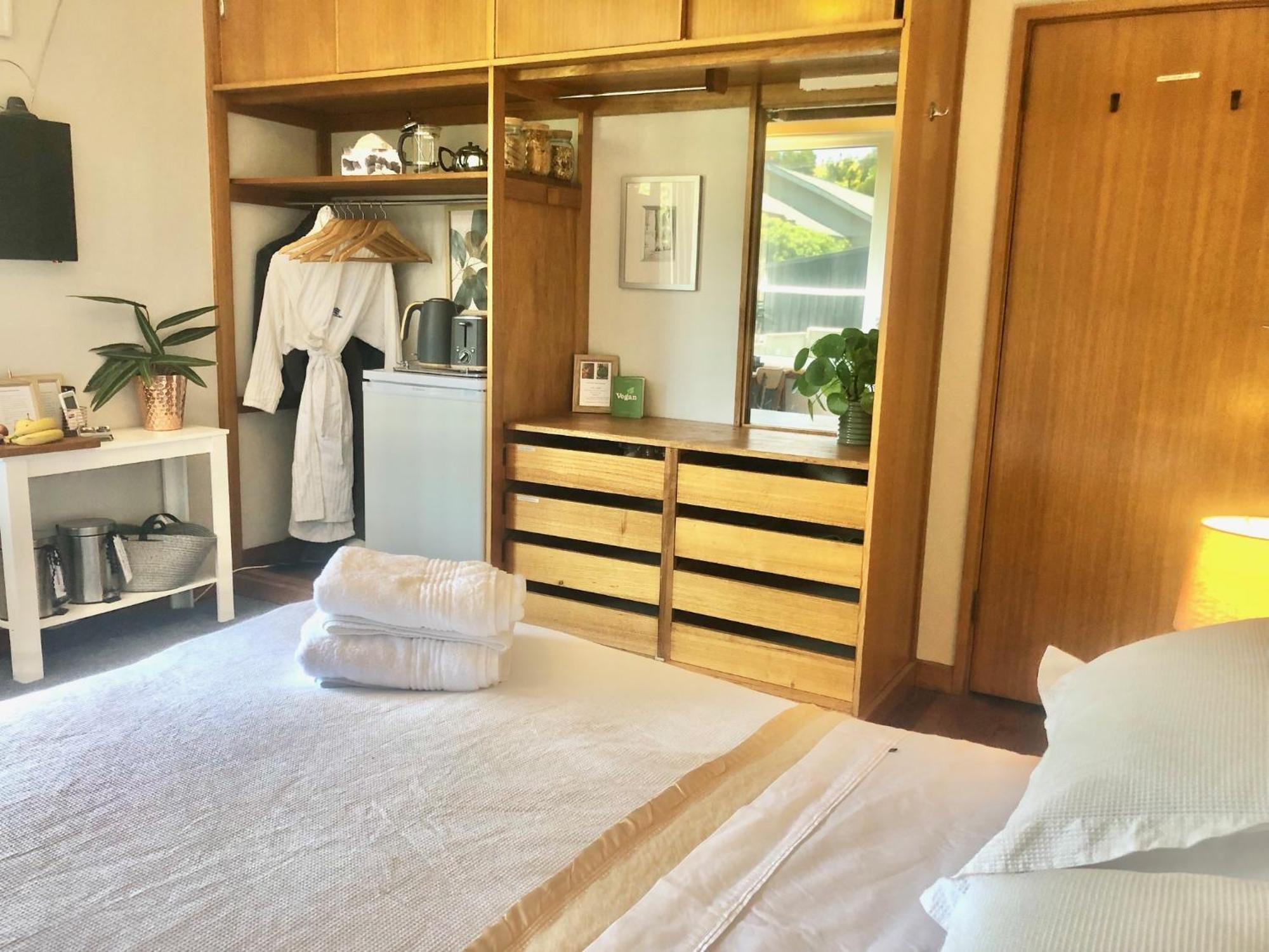 Lovely Budget Vegan Homestay Launceston Exterior foto